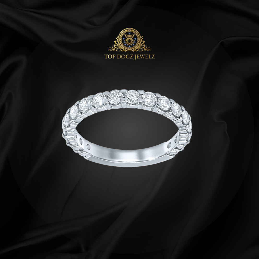 14k 0.25CTW Diamond Band Ring (18 Diamond Stones)